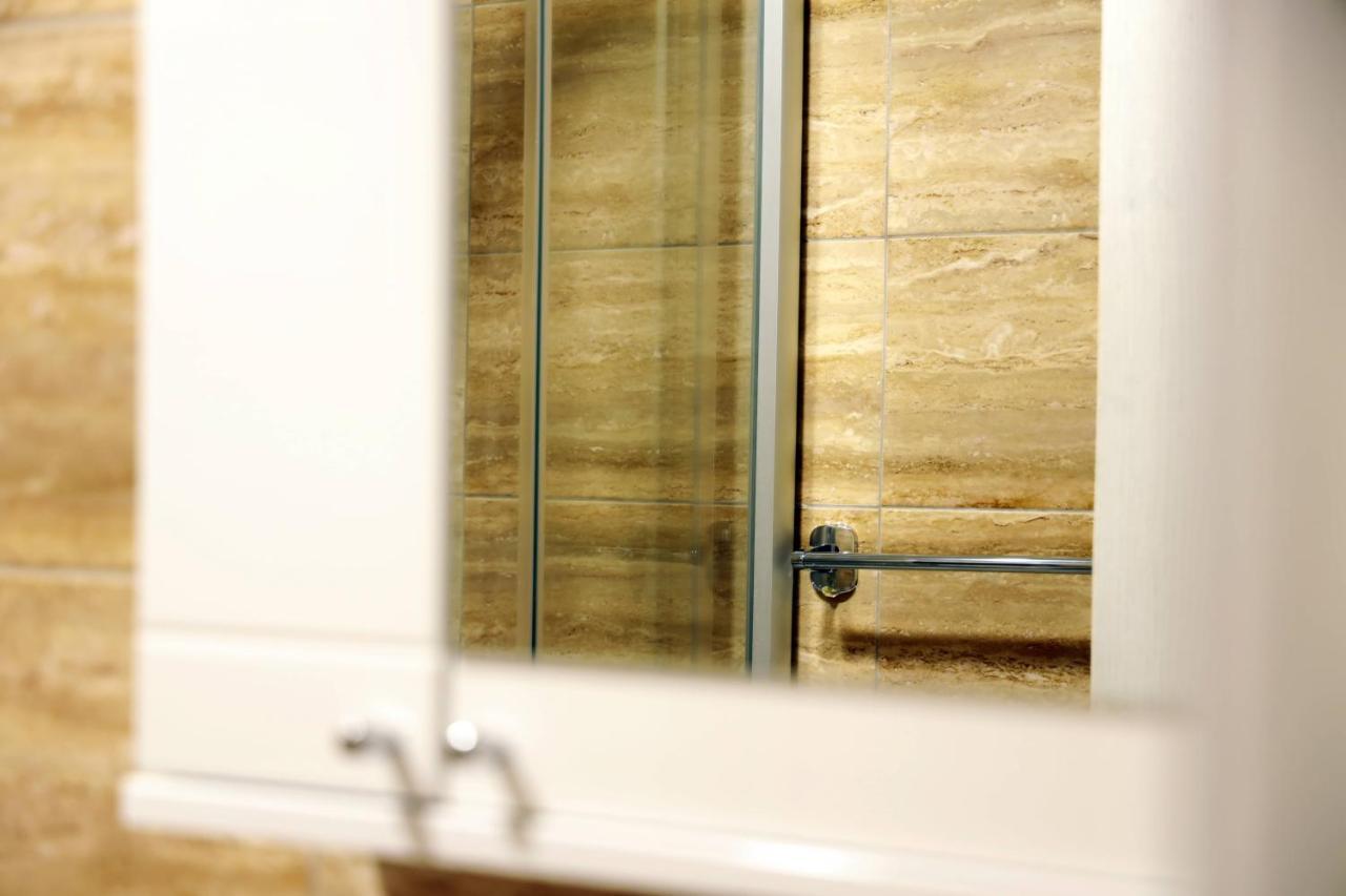 Apartment Alexandar พอดโกริกา ภายนอก รูปภาพ